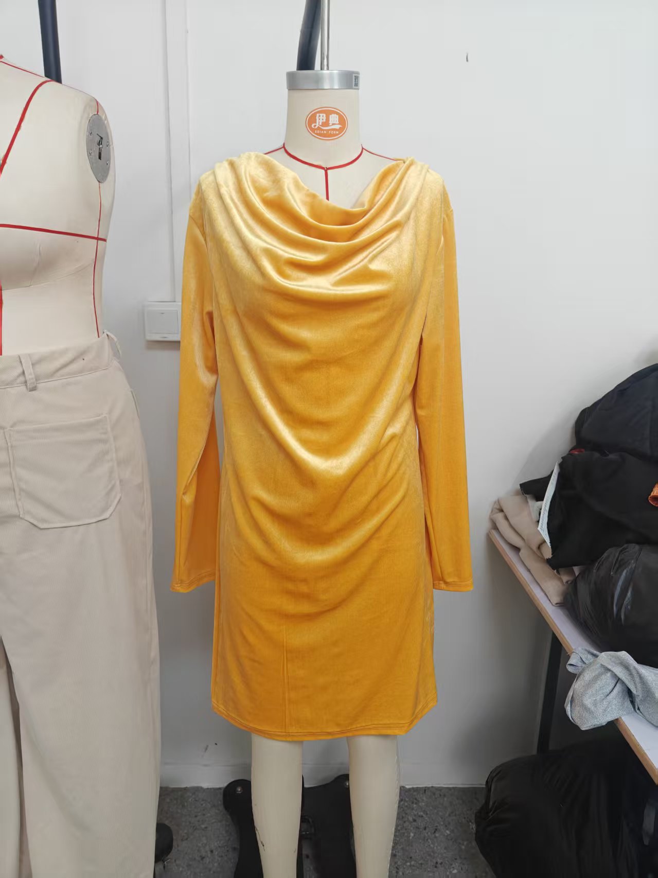 เสื้อผ้าแฟชั่นผู้หญิงประจำฤดูใ - Winter Clothing Colors 2026 บทวิจารณ์และราคา