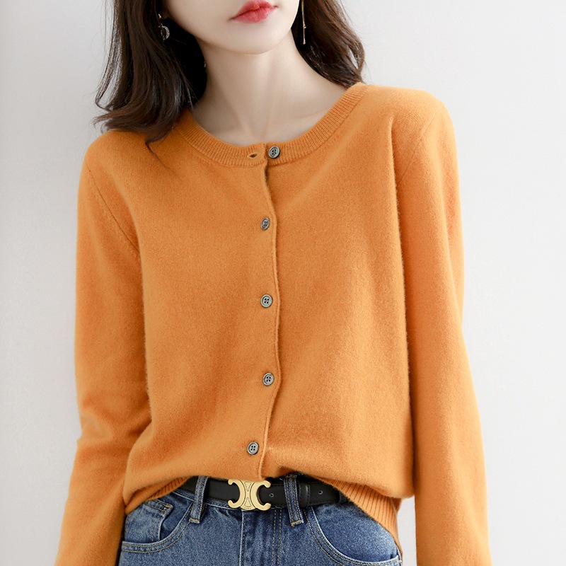 เสื้อคาร์ดิแกนไหมพรมติดกระดุมแ - Winter Clothing Colors 2026 บทวิจารณ์และราคา